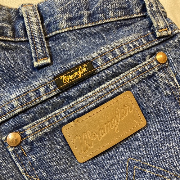 Wrangler shorts - Picture 4 of 5